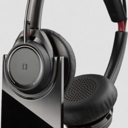 Poly Auricular Voyager Focus UC B825